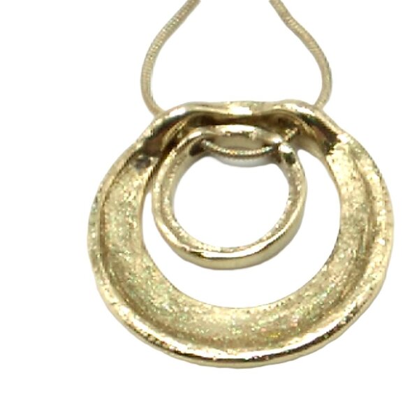 Kim Rogers Gold-tone Hammered & Smooth Pendant Necklace - Picture 7 of 15